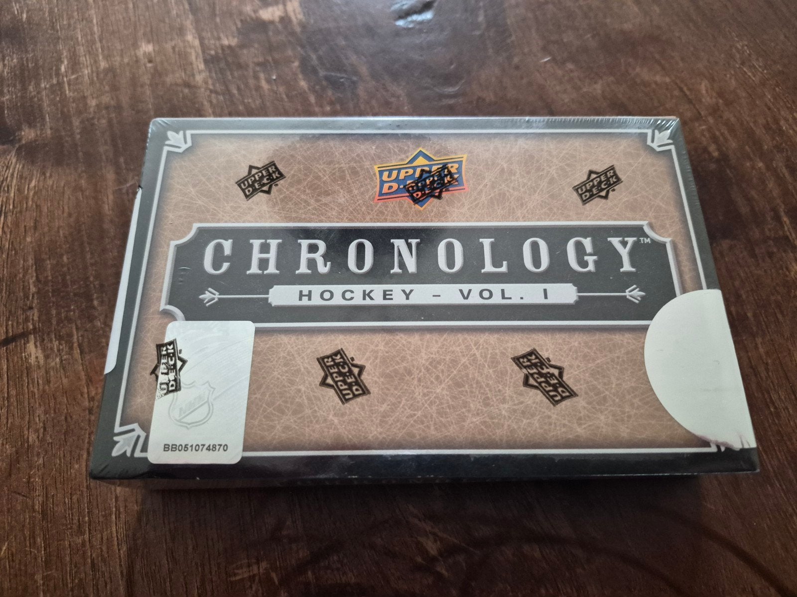 2018-19 Upper Deck Chronolgy Hockey Box Volume 1, Ophalen of Verzenden, Nieuw, Meerdere stickers