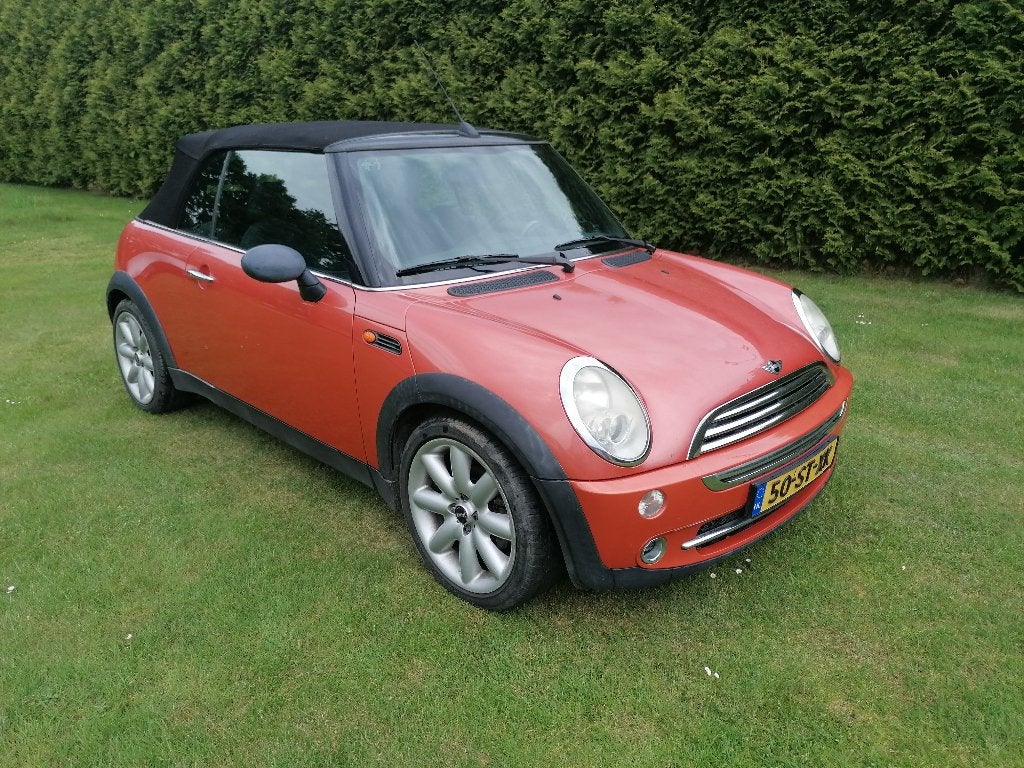 Mini 1.6 16V ONE Pepper Cabrio 2006  € 3500,-, Auto's, Stof, 4 cilinders, Cabriolet, 4 stoelen
