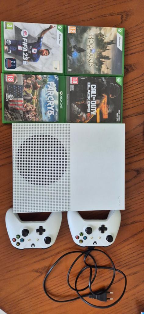 XBox One S Console 500GB inc. 2 controllers + 4 games, Spelcomputers en Games, Spelcomputers | Xbox One, Met 2 controllers, Xbox One S