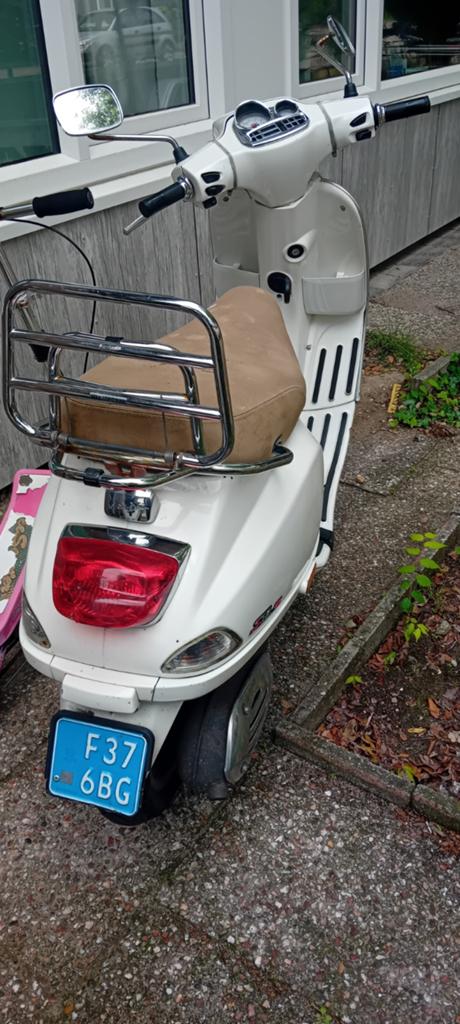 Vespa LX Scooter - Wit, Goed Onderhouden, Gebruikt, Maximaal 45 km/u, Ophalen of Verzenden, Benzine