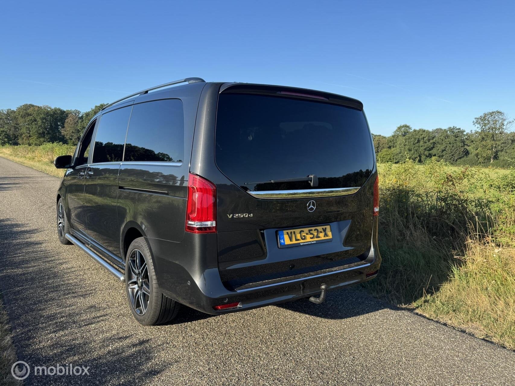 Foto 6 van Mercedes V-klasse 250d 9G Lang Amg burmester led 19'' 360cam