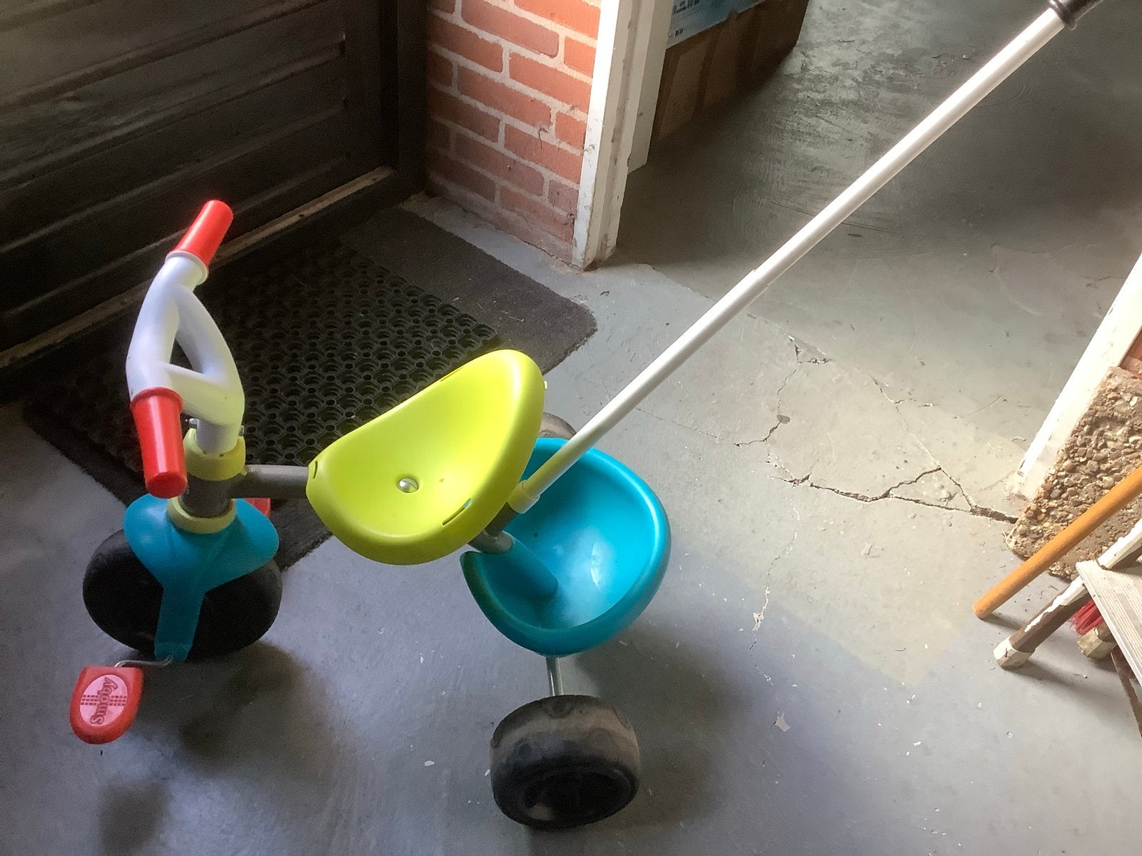 Smoby driewieler met duwstang, Kinderen en Baby's, Ophalen, Gebruikt, Loopvoertuig