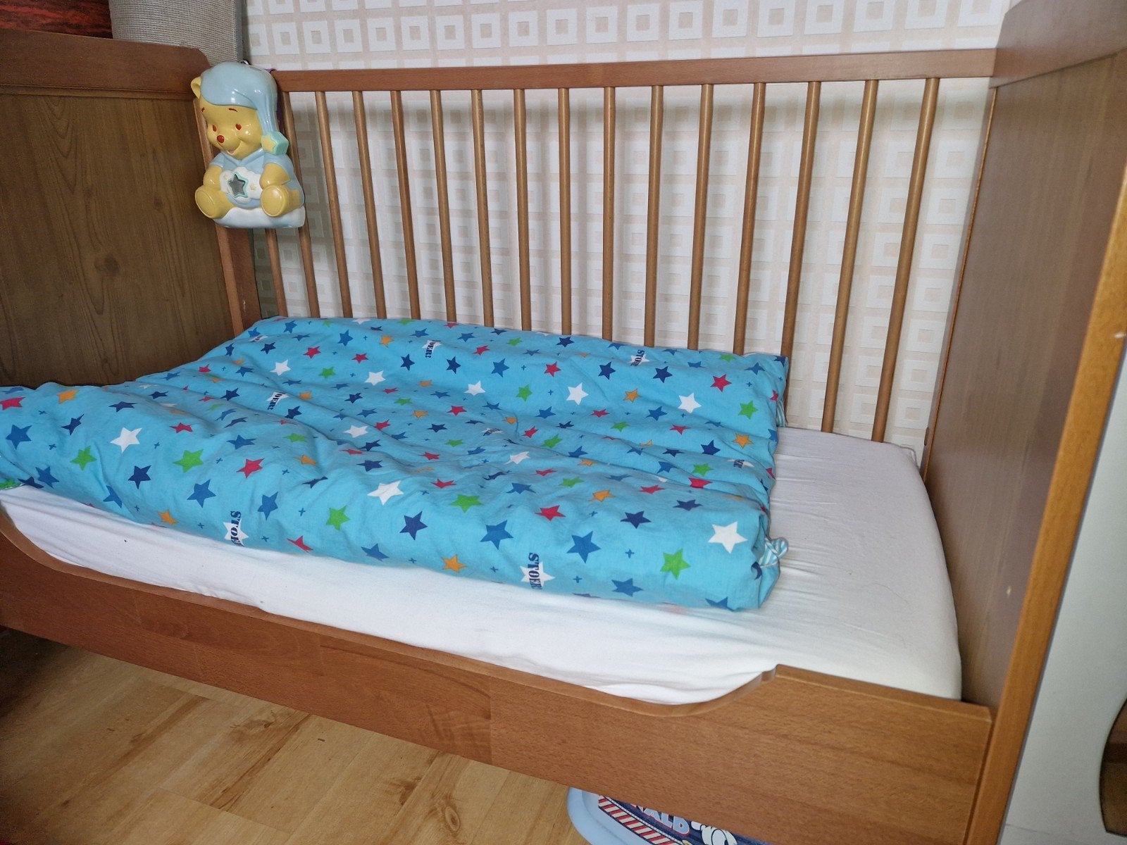 Baby-peuterbedje. Kinderstoel en veel extras., Ophalen, Zo goed als nieuw, Minder dan 140 cm, Matras