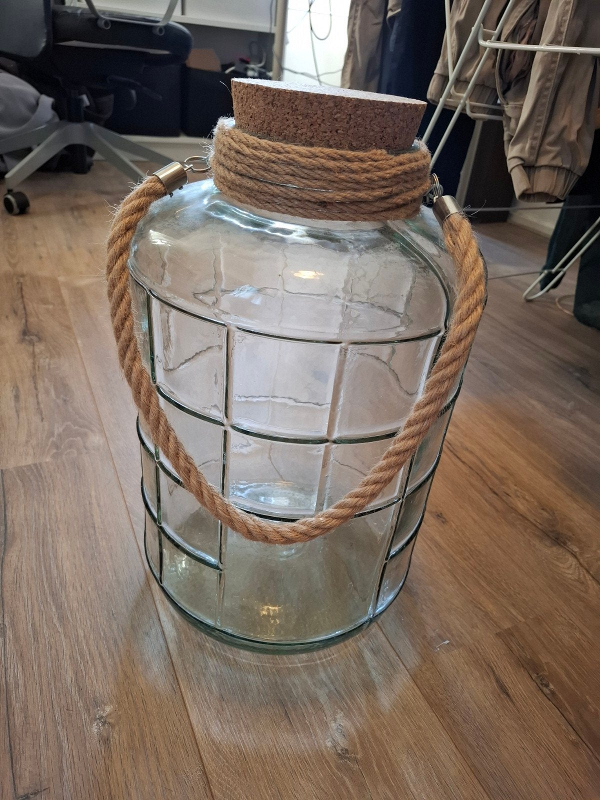 Glazen vaas met gevlochten handvat en kurkdop, Ophalen of Verzenden