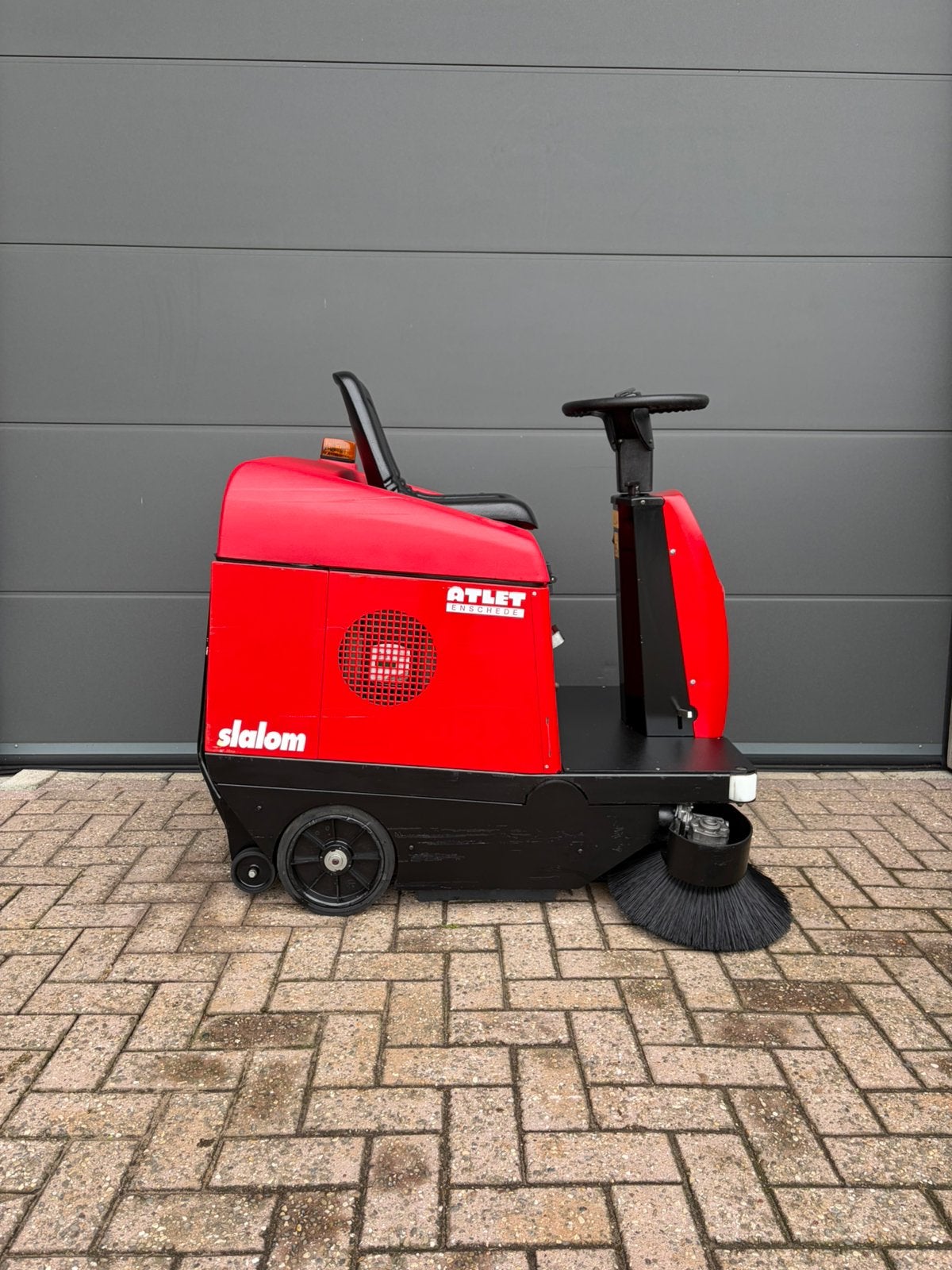 Opzit veegmachine | RCM Slalom | Nieuw accupakket, Tuin en Terras, Veegmachines, Ophalen of Verzenden, Gebruikt
