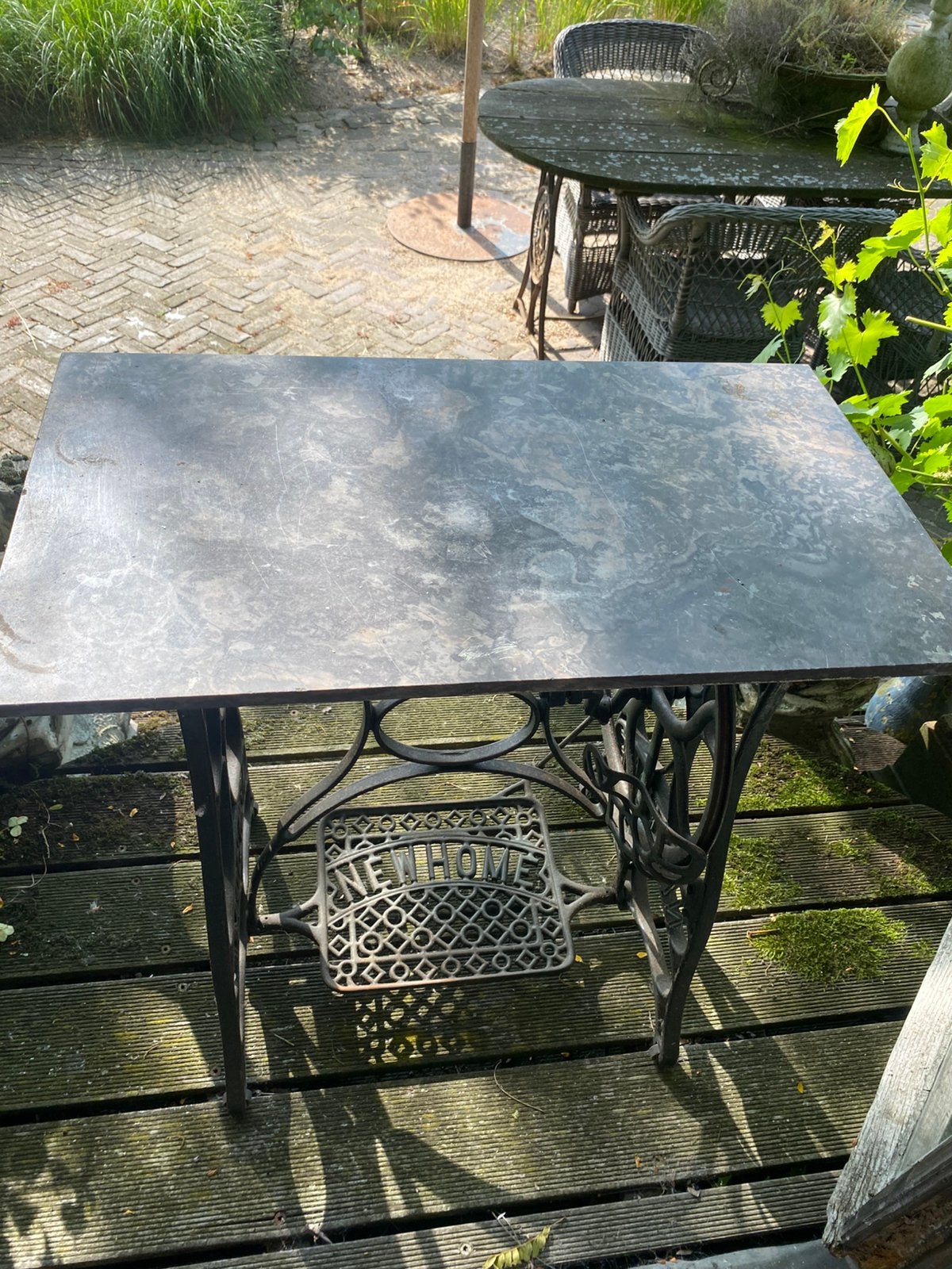 Oud naaimachinetafeltje, Tuin en Terras, Tuintafels, Ophalen, Zo goed als nieuw, Rechthoekig, Metaal