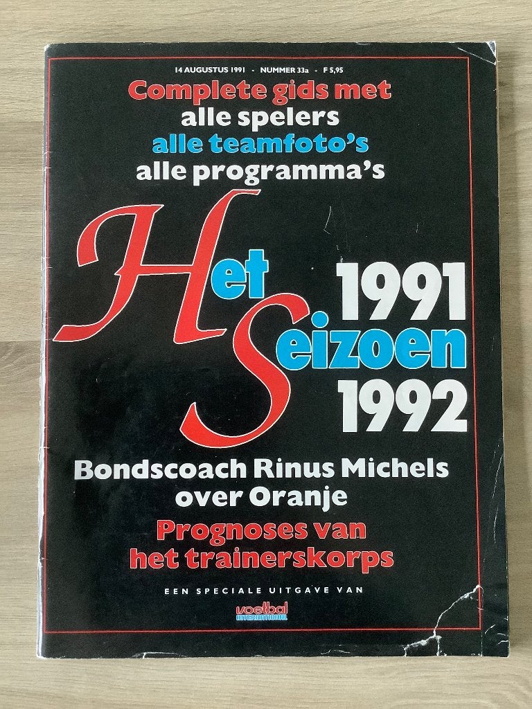 Voetbal International Seizoensgids 1991-1992, Ophalen of Verzenden, Zo goed als nieuw, Balsport, Voetbal International