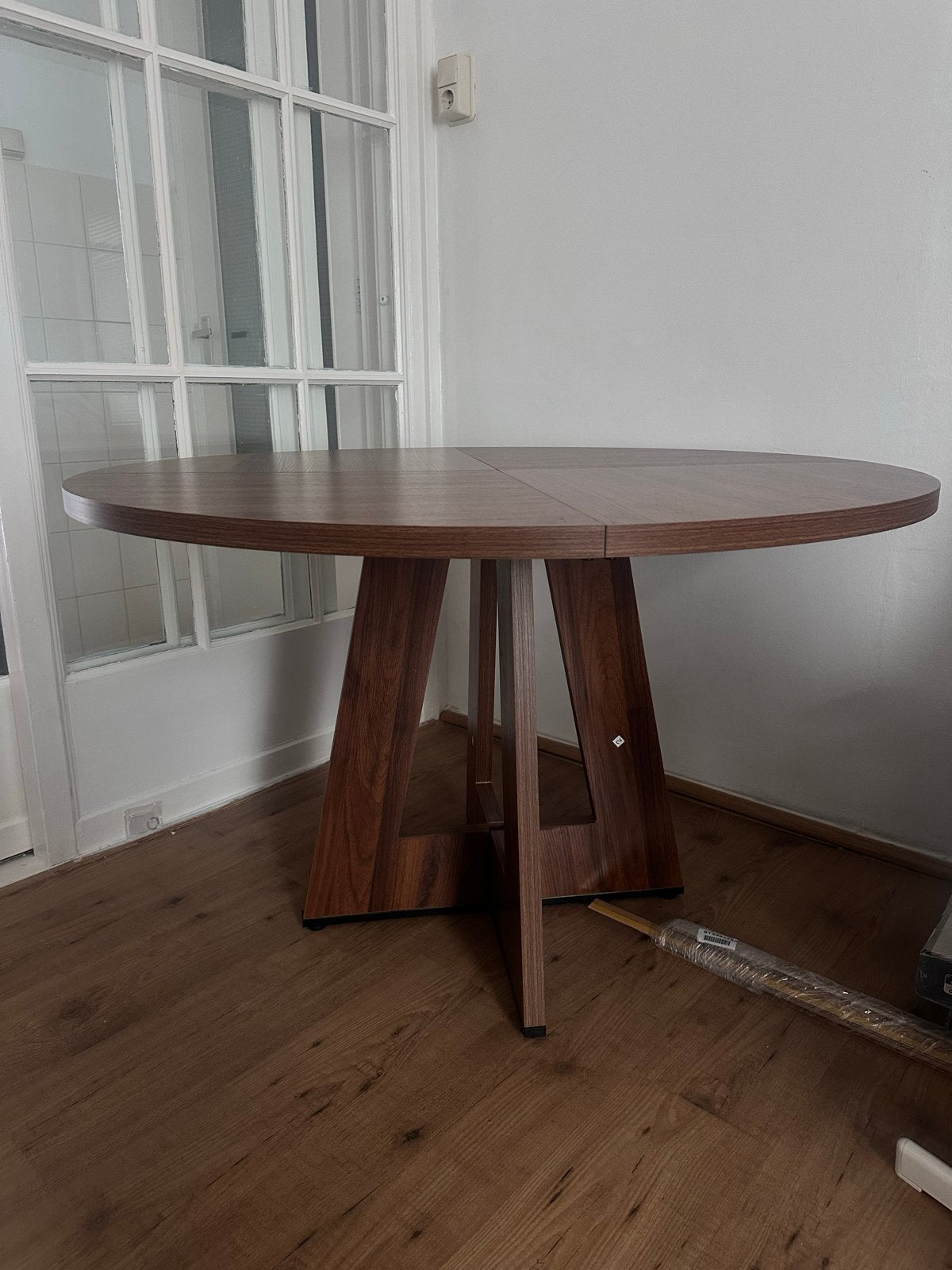 Nieuwe ronde bruine tafel - 120 cm diameter, Ophalen, Nieuw, Rond, 100 tot 150 cm