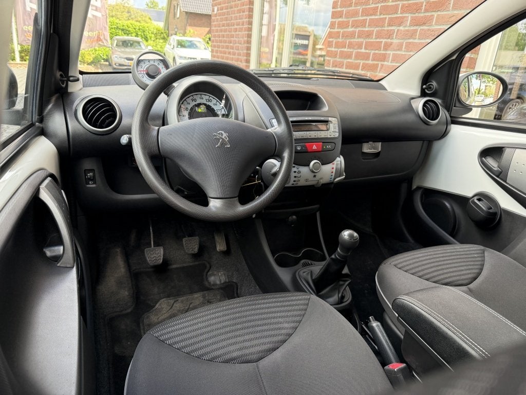 Peugeot 107 1.0 Active NIEUWE APK / AIRCO / TOURENTELLER / E, Auto's, Euro 5, Stof, Gebruikt, Zwart