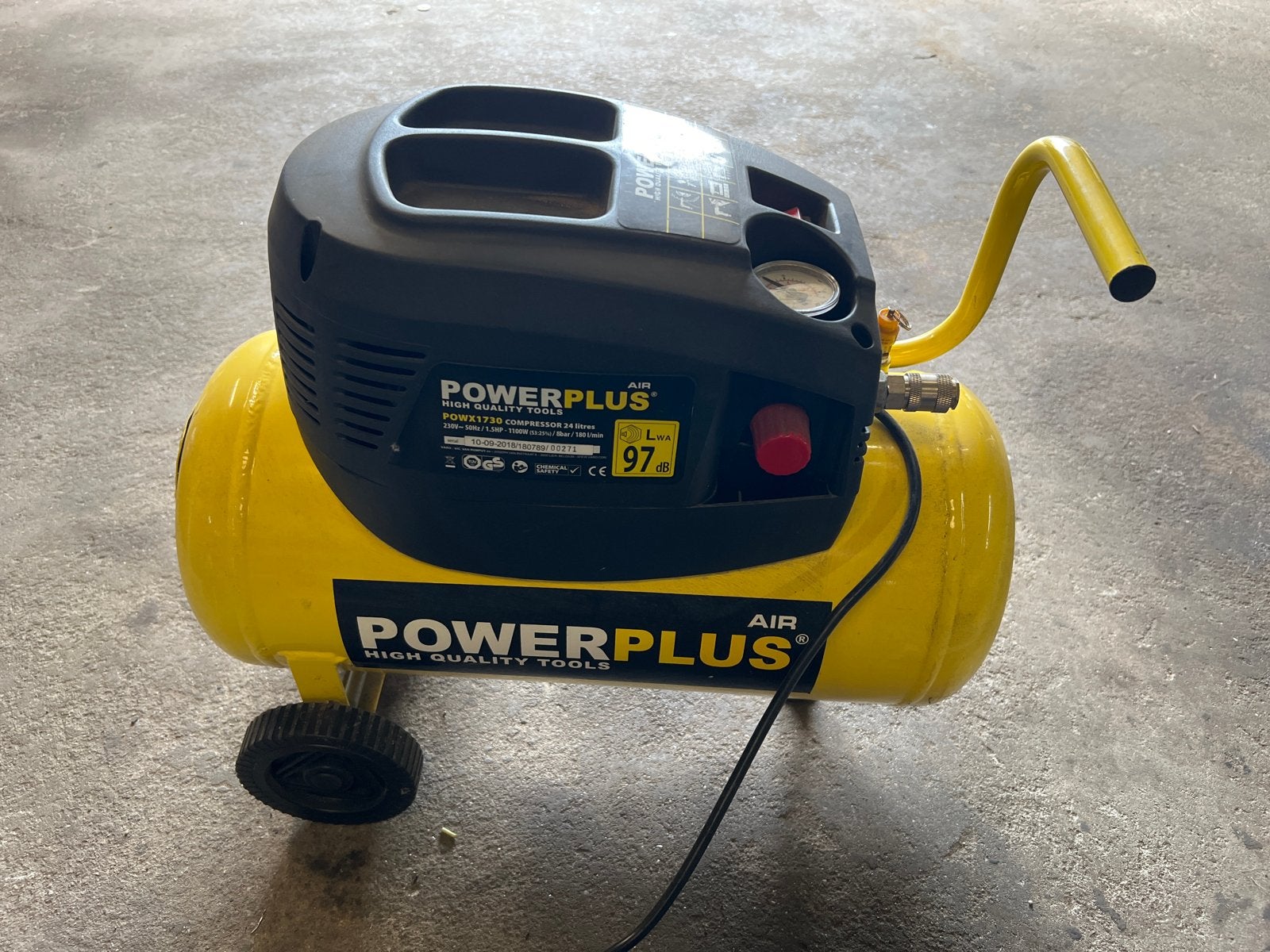 Powerplus POWX1730 Compressor 24L - 1.5PK, 180 l/min, Ophalen, Gebruikt, 6 tot 10 bar, Minder dan 200 liter/min