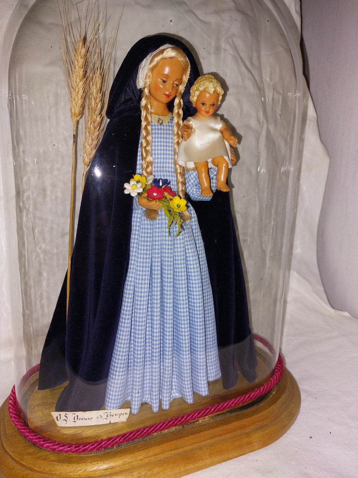 Wassen Mariabeeld met kind onder stolp handgemaakt., Ophalen