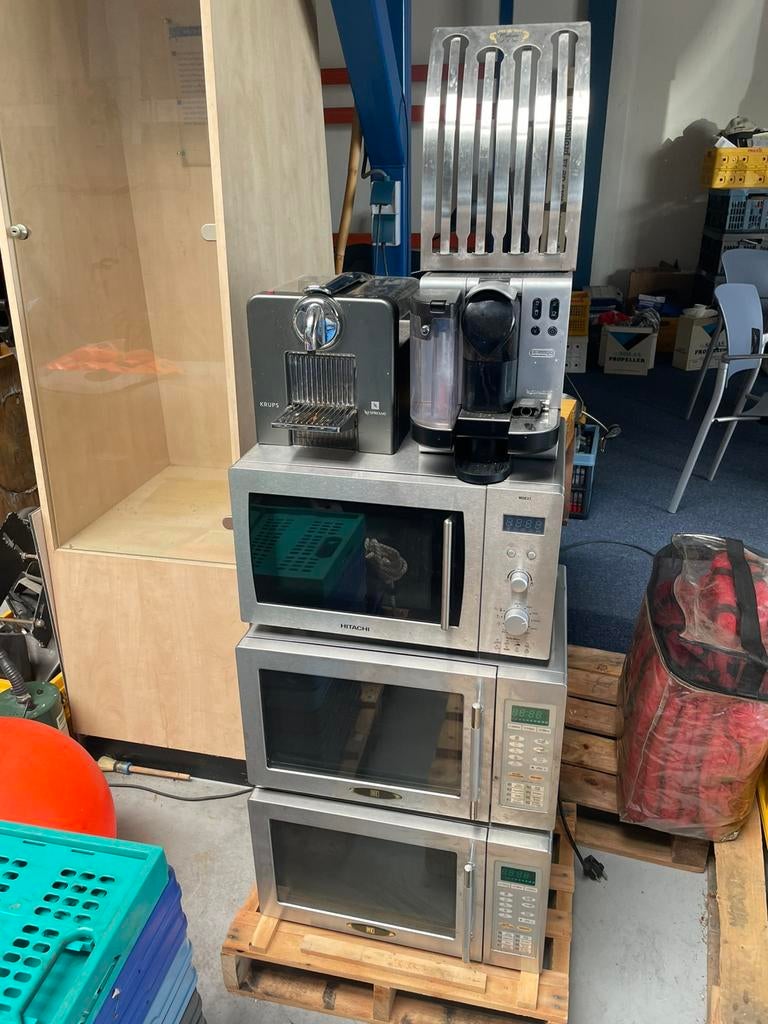 Hitachi, en HE Combi Magnetron & Nespresso machines, Witgoed en Apparatuur, Magnetrons, Gebruikt, Vrijstaand, Combimagnetron, 45 tot 60 cm