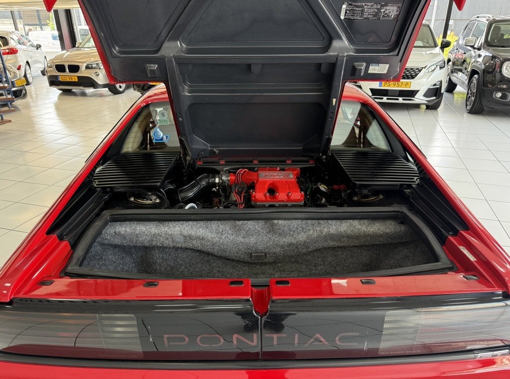Foto 20 van Pontiac Fiero 2.8 GT Airco OOK S AVONDS GEOPEND OP AFSPRAAk