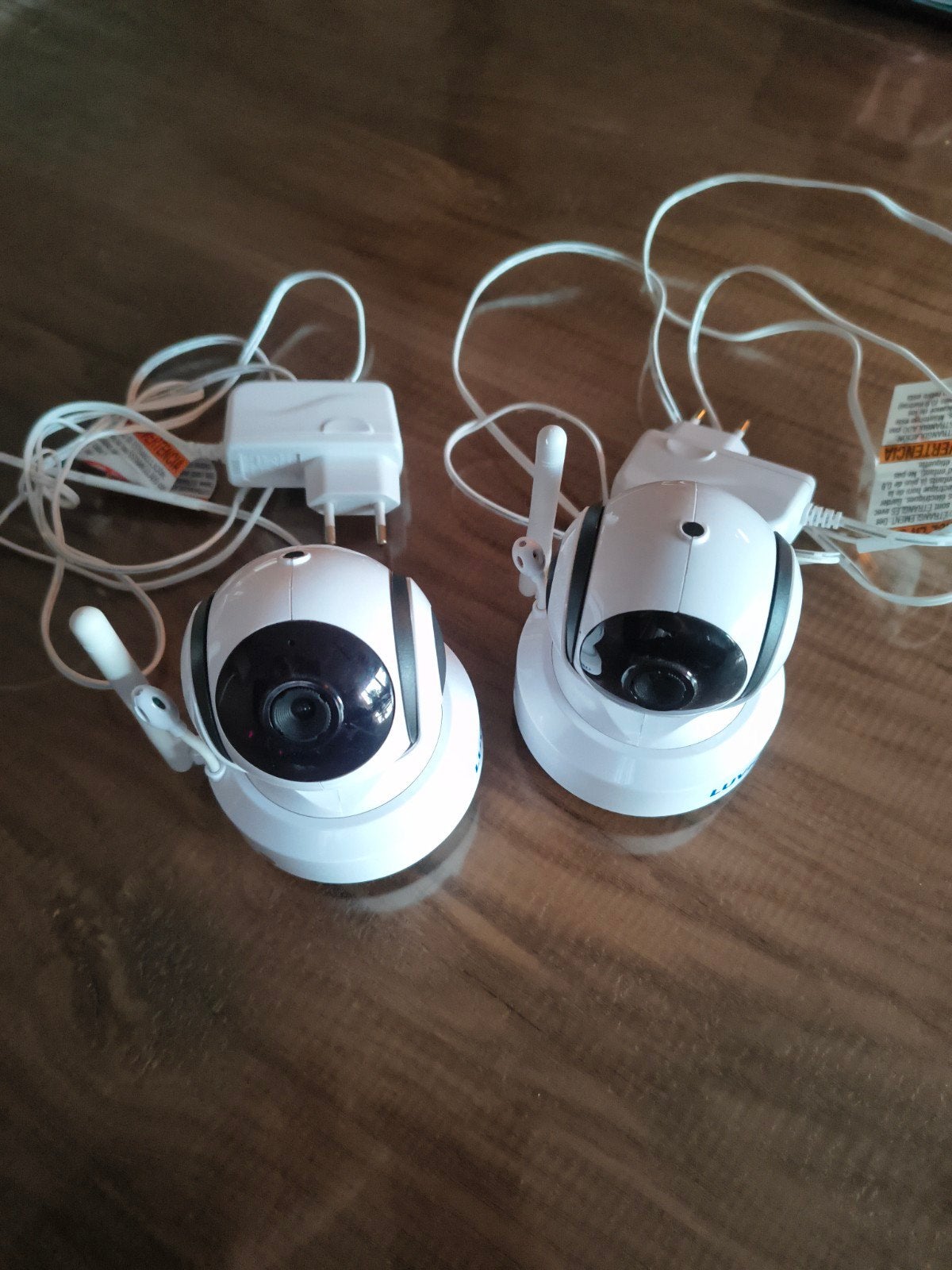 Luvion Essential  Draadloze Camera Babyfoon (2 stuks), Kinderen en Baby's, Ophalen of Verzenden, Zo goed als nieuw, 250 meter of meer