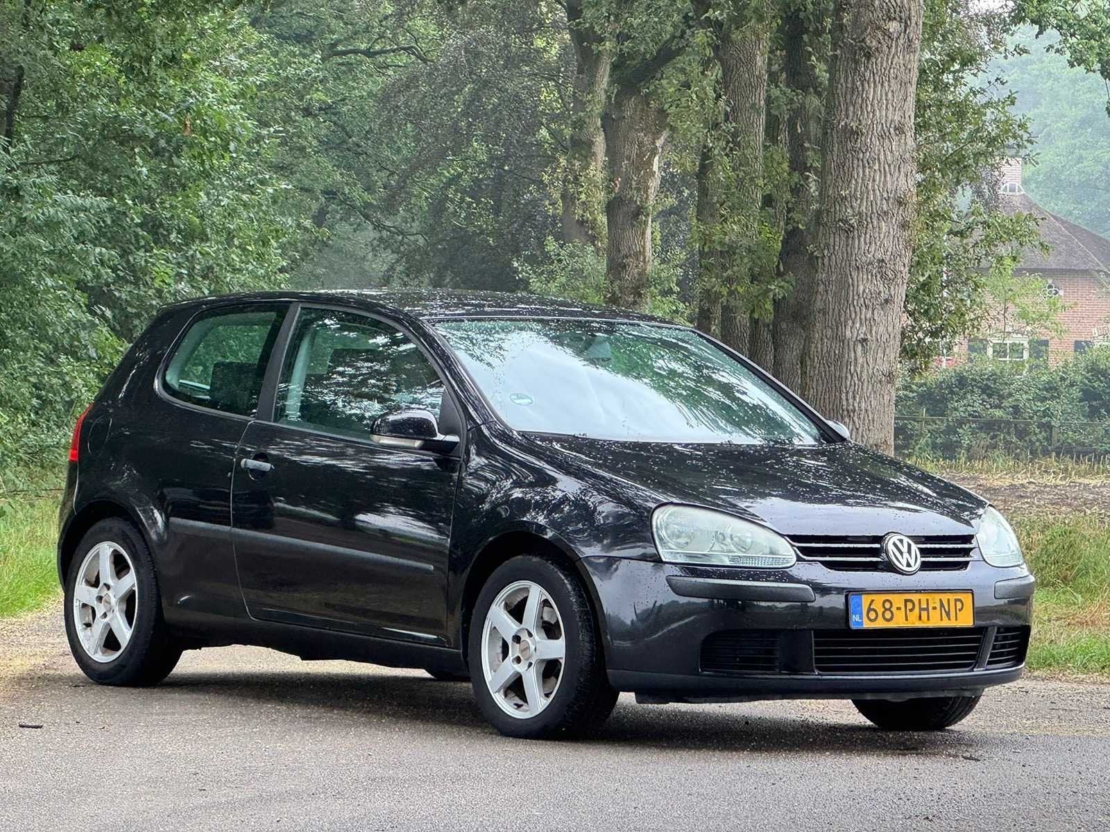 Volkswagen - 2004 - Golf - 1.4 Trendline - 68-PH-NP, Auto's, Voorwielaandrijving, Gebruikt, 4 cilinders, 610 kg