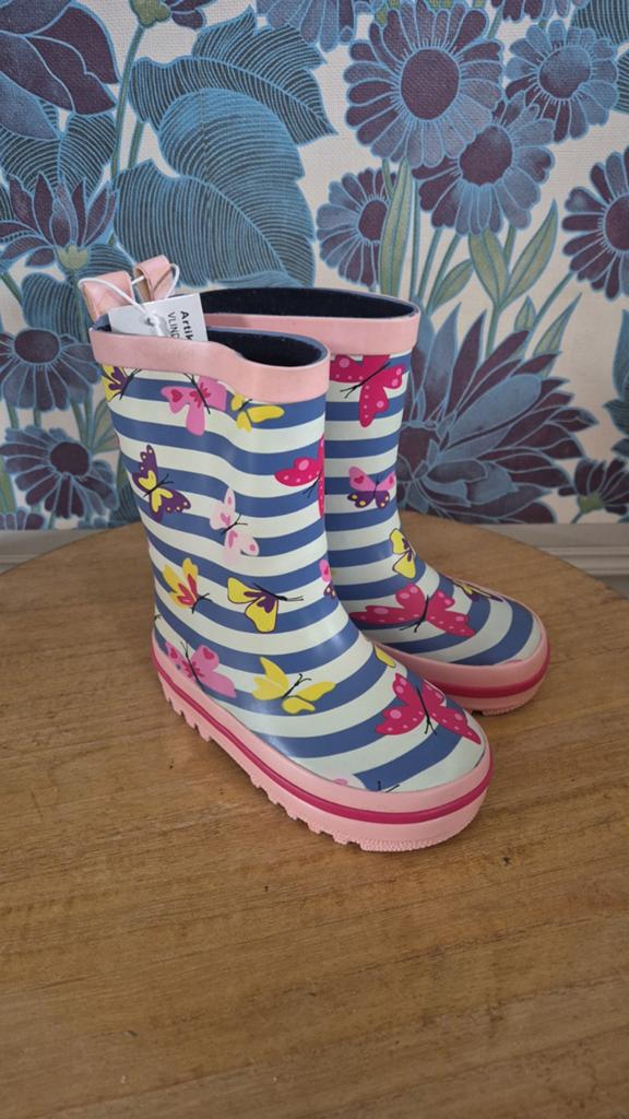 Prachtige regenlaarsjes maat 22, met strepen en vlinders,, Kinderen en Baby's, Kinderkleding | Schoenen en Sokken, Ophalen of Verzenden