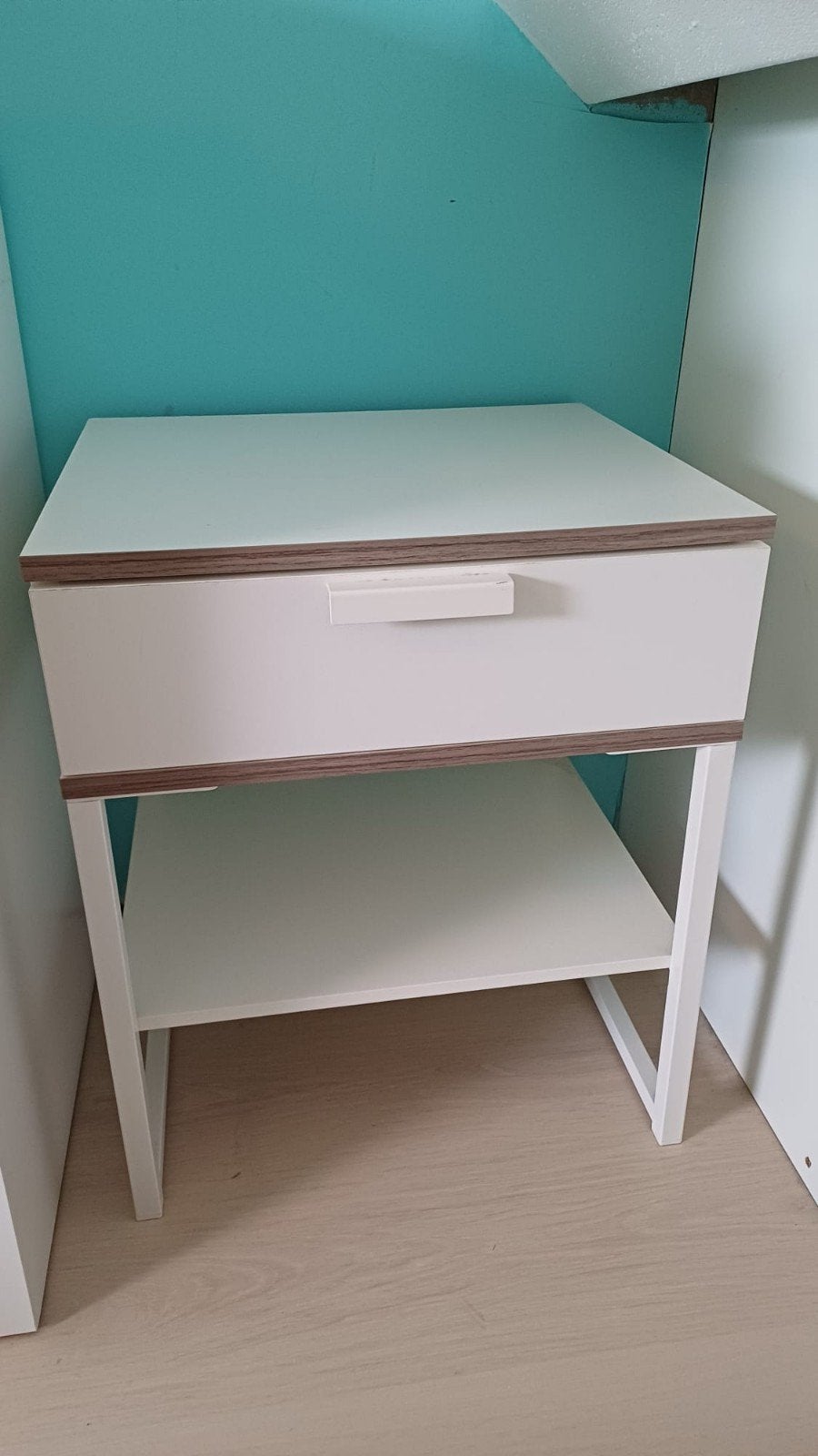 Wit nachtkastje van Ikea Trysil, Ophalen, Gebruikt, 55 tot 70 cm, 45 tot 65 cm