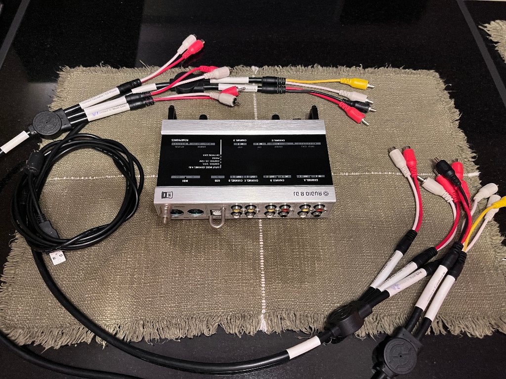 Native Instruments Audio 8 inclusief kabels, Ophalen of Verzenden, Gebruikt, Dj-set, Overige merken