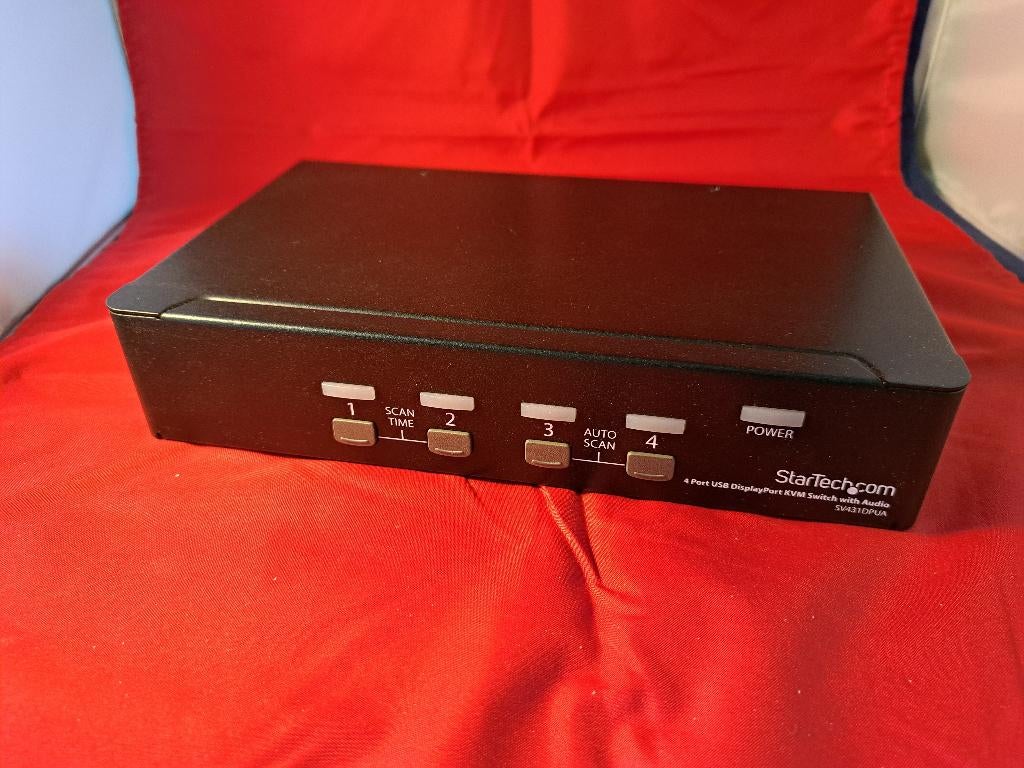 Startech 4 Port USB DisplayPort KVM Switch with Audio, Computers en Software, Overige Computers en Software, Ophalen of Verzenden