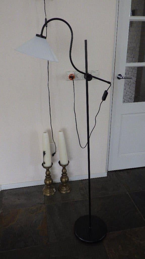 mooie  minimalistische jaren '70 vloerlamp, Gebruikt, Glas, 150 tot 200 cm, E27 (groot)