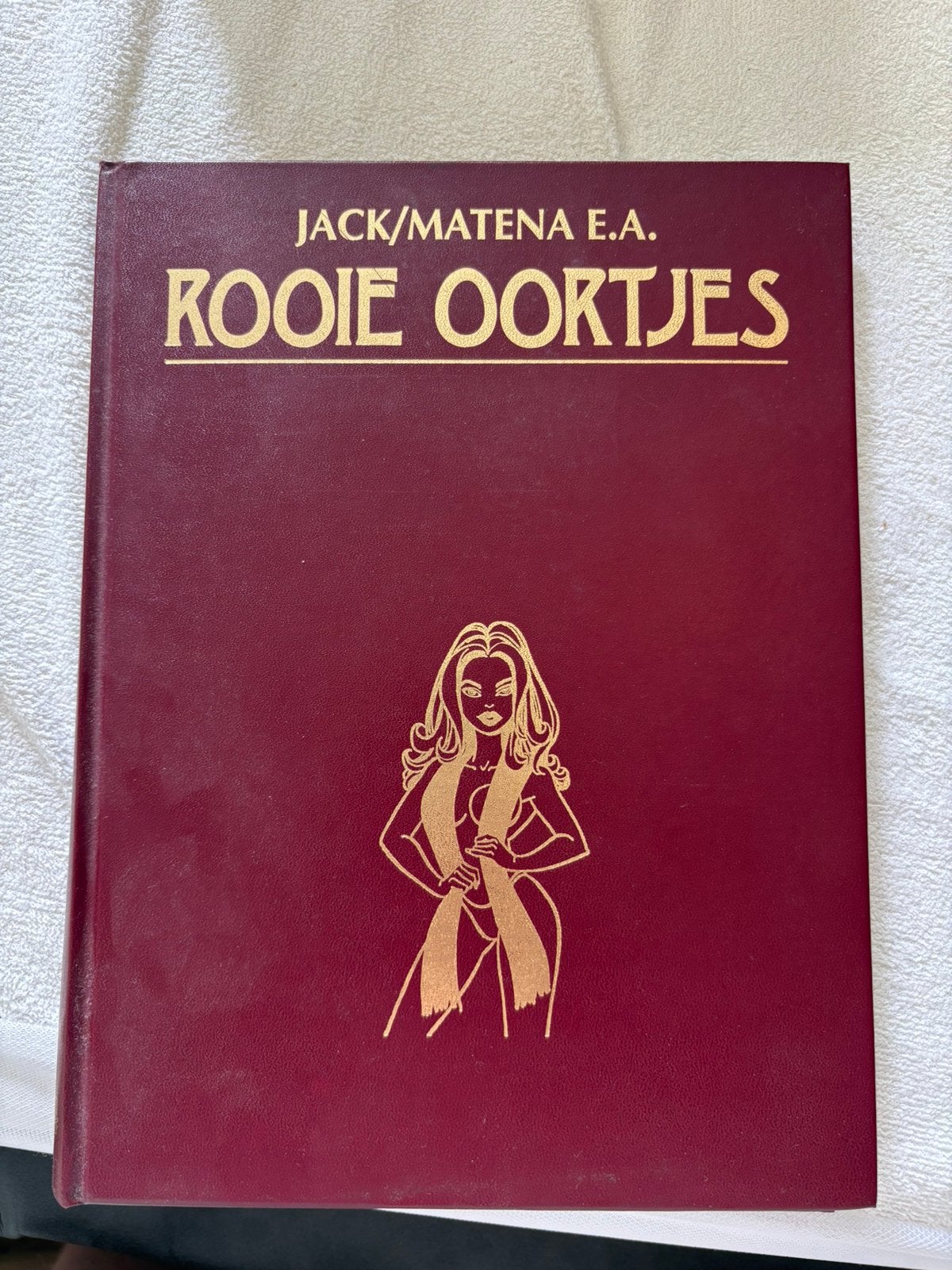 Rooie oortjes stripboek, Boeken, Eén comic, Ophalen of Verzenden, Zo goed als nieuw, Europa
