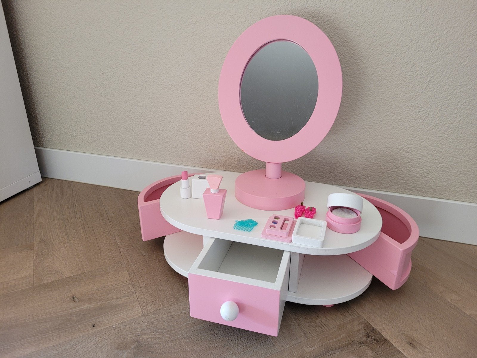 Speeltafel, in zeer nette staat!, Ophalen of Verzenden, Zo goed als nieuw, Barbie