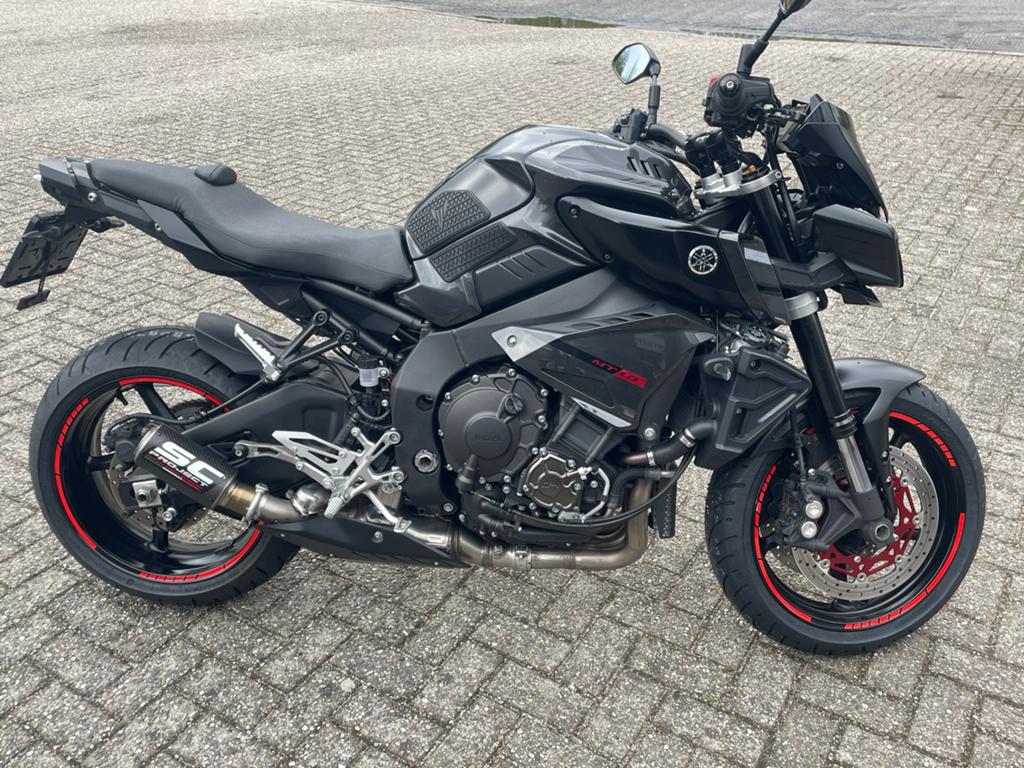 Zwarte Yamaha MT-10  2017 | Naked bike, Traction Control, Gebruikt, Particulier, Handgeschakeld