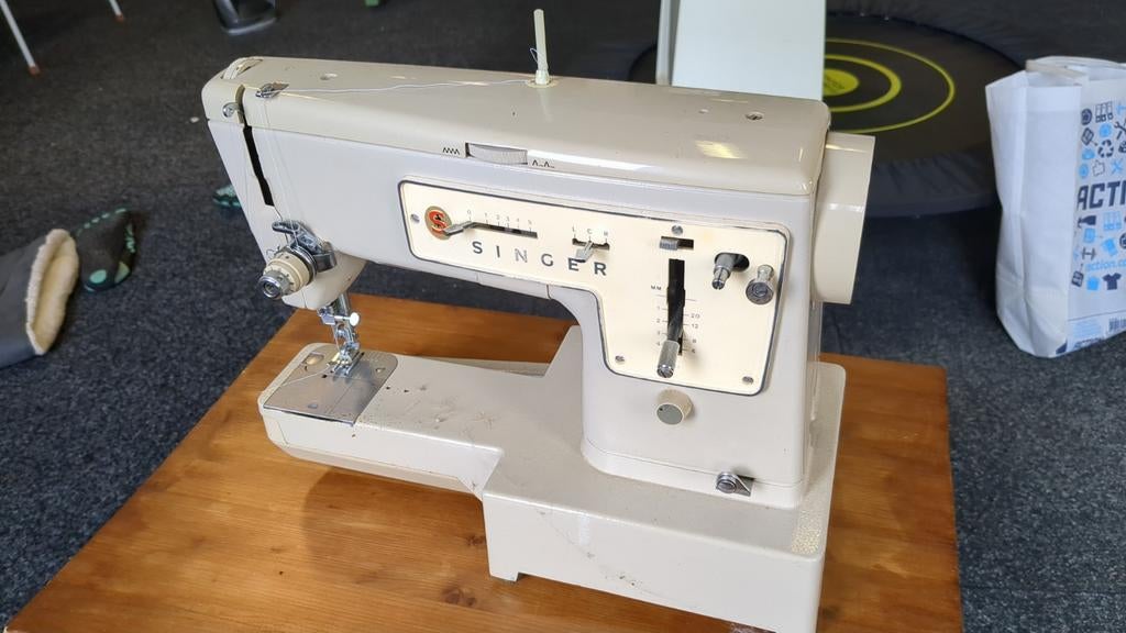 Singer Naaimachine met Koffer en accessoires, Ophalen, Gebruikt, Naaimachine, Singer