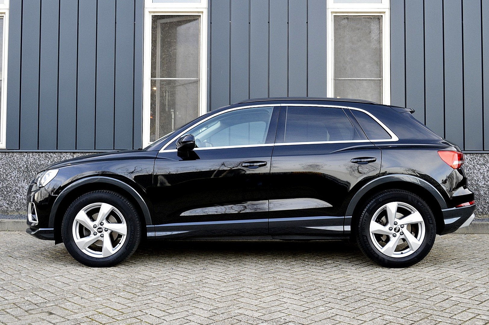 Audi Q3 35 TFSI S edition Rijklaarprijs-Garantie Apple carpl, Stof, Euro 6, 4 cilinders, 1505 kg