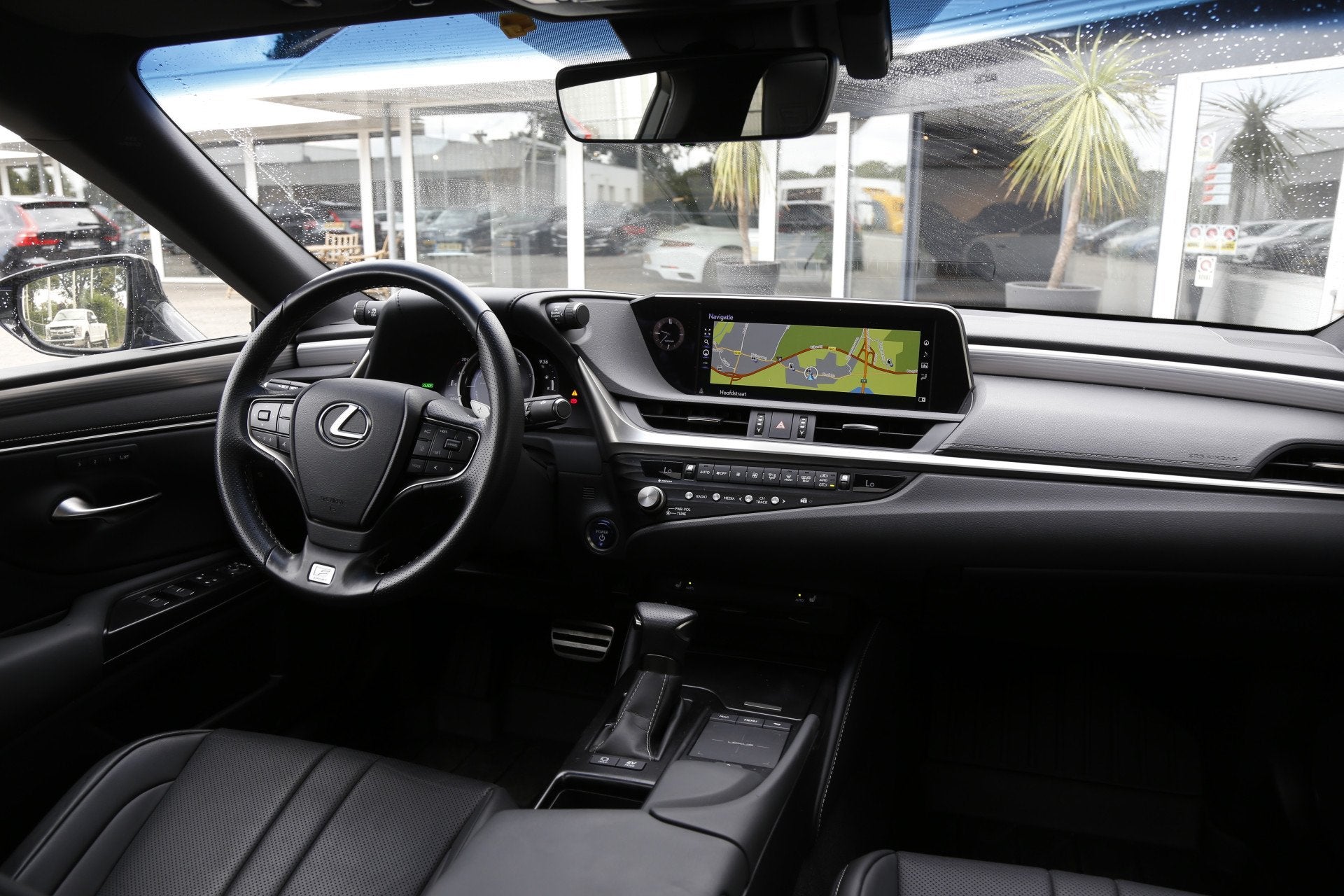 Lexus ES 300h F Sport *Lexus fabrieksg.t/m07-2031*Perfect Le, 12 maanden, Gebruikt, 4 cilinders, Leder