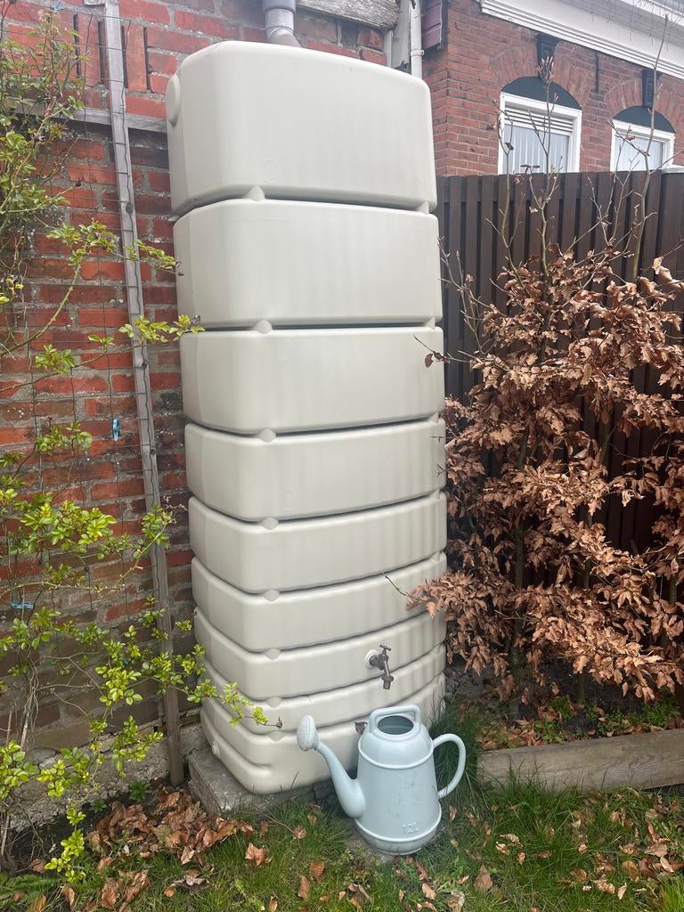 Regenton slim muurmodel 650 liter, Tuin en Terras, Ophalen, Zo goed als nieuw, Kunststof, Overige typen