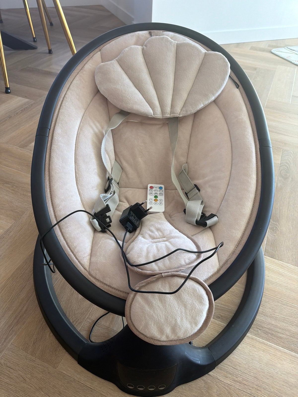 X-Adventure elektrische babyschommelstoel met afstandsbedien, Ophalen, Zo goed als nieuw