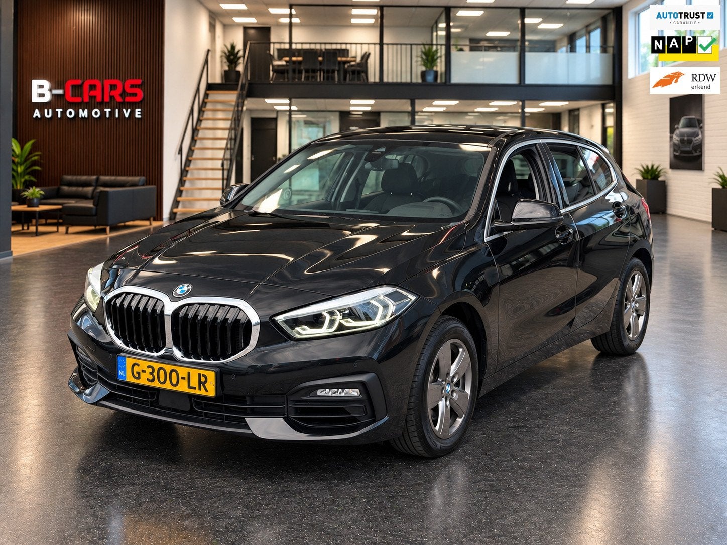 BMW 1-serie 118i Executive Edition Xenon|XlNavi|VirtualDashb, Auto's, Gebruikt, Zwart, Origineel Nederlands, Bedrijf