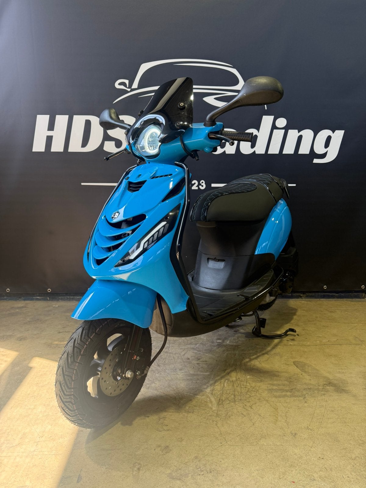 Piaggio Zip 2022 Brom Sky Blue Angel Eye Custom Zadel Full, Fietsen en Brommers, Scooters | Piaggio, Ophalen, Maximaal 45 km/u