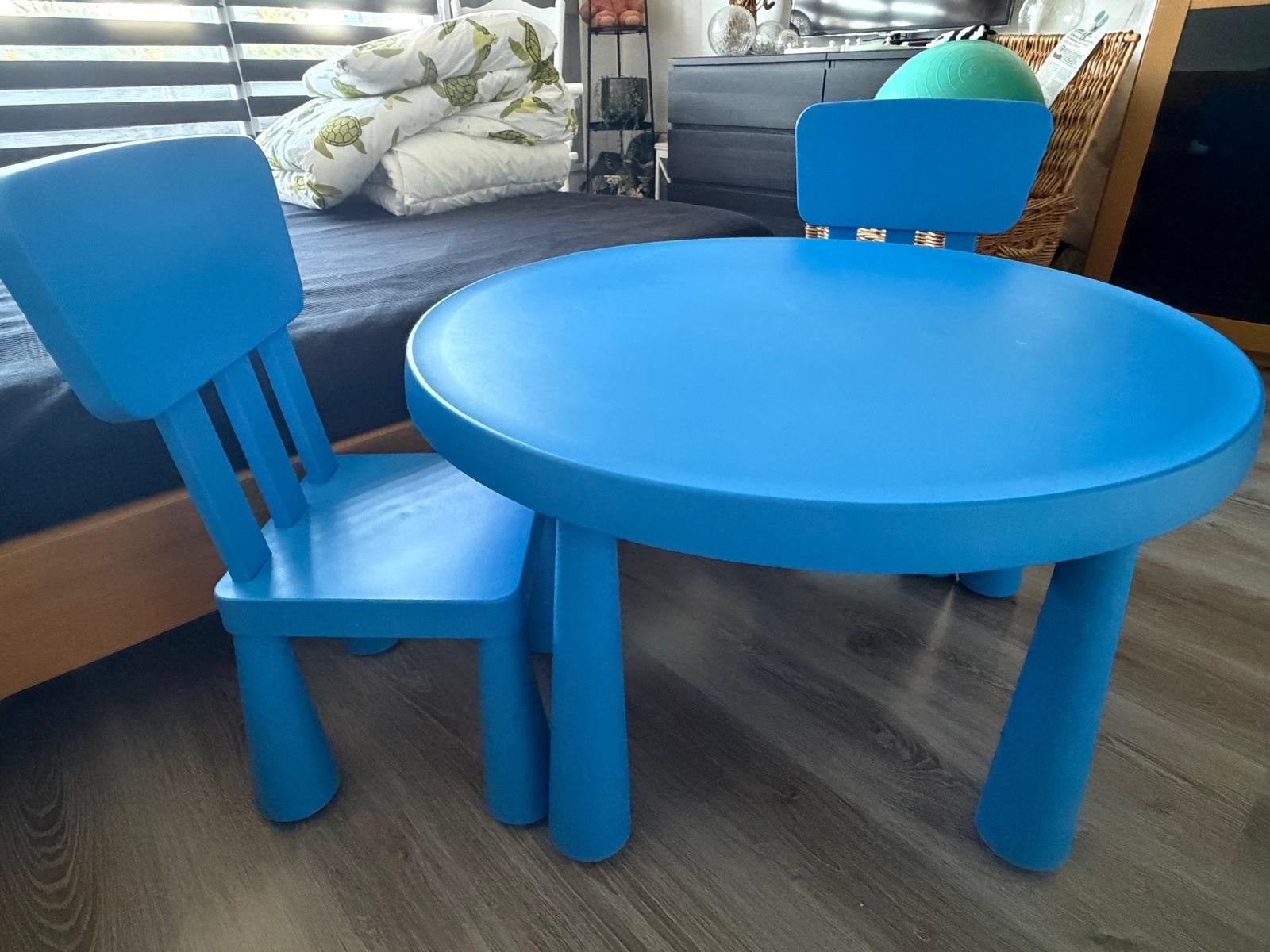 IKEA Kinderset: Blauwe Tafel met 2 Stoelen, Ophalen of Verzenden, Zo goed als nieuw, Tafel(s) en Stoel(en)