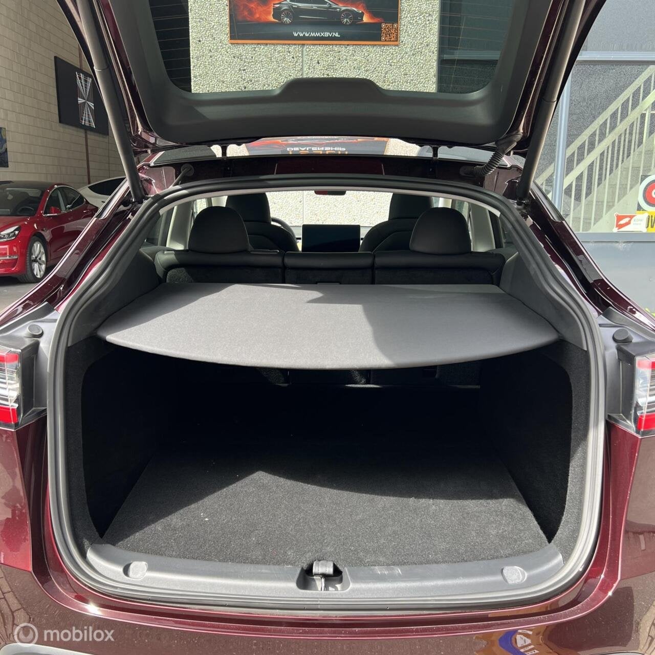 Foto 18 van Tesla Model Y Long Range AWD + MMX PACK + IAP + SOH 93.7%