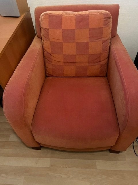 Comfortabele oranje fauteuil met ruitpatroon kussen, Ophalen, Modern, Comfortabel, Gebruikt, Twee