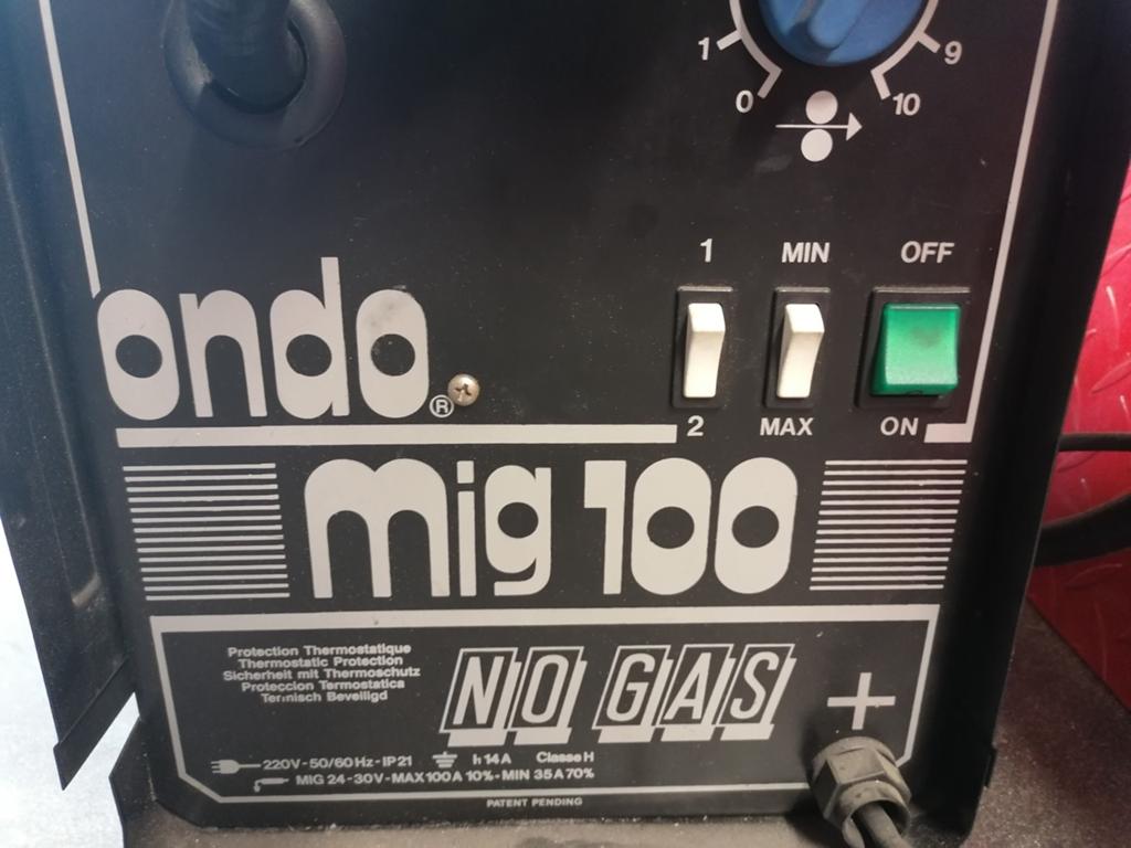 Ondo Mig 100 lasapparaat met 4kg gasgevulde draad, Ophalen, Gebruikt, Minder dan 150 ampère, Overige typen