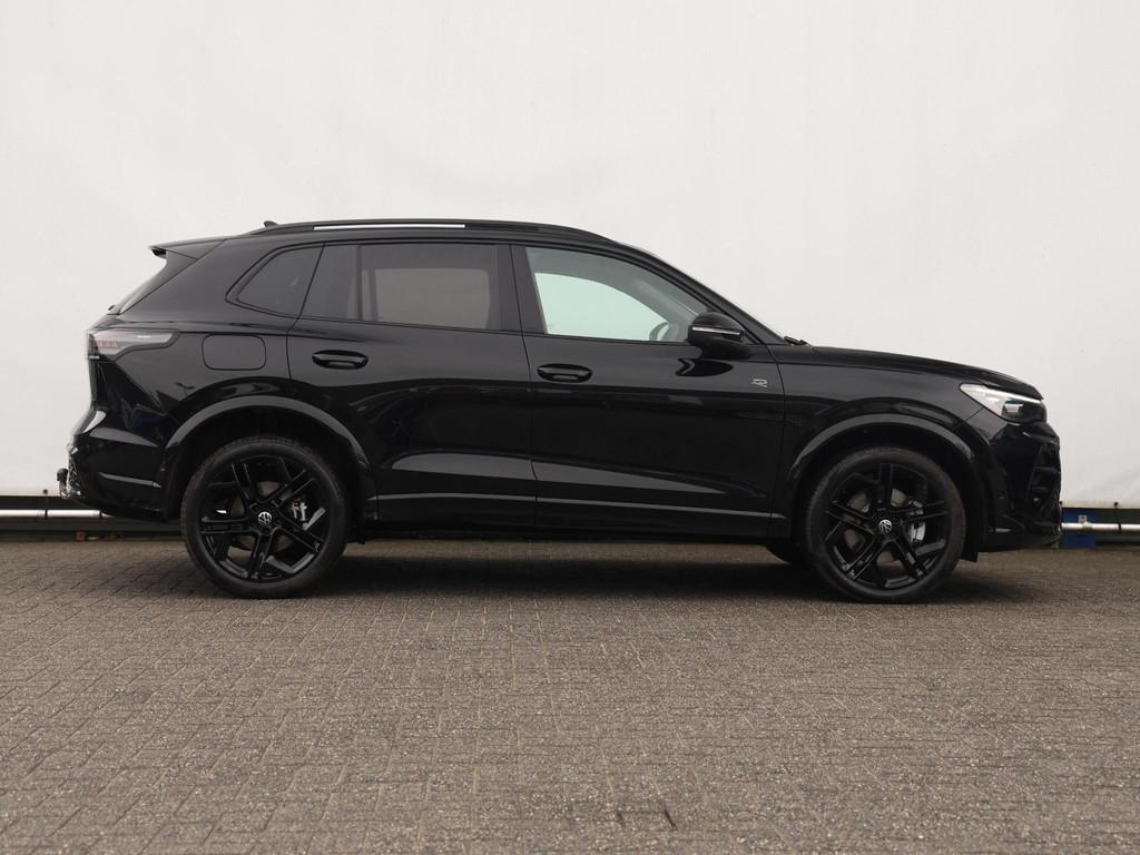 Volkswagen Tiguan 1.5 eHybrid R-Line Edition 272PK DSG Black, Auto's, Stof, Euro 6, 4 cilinders, 2000 kg