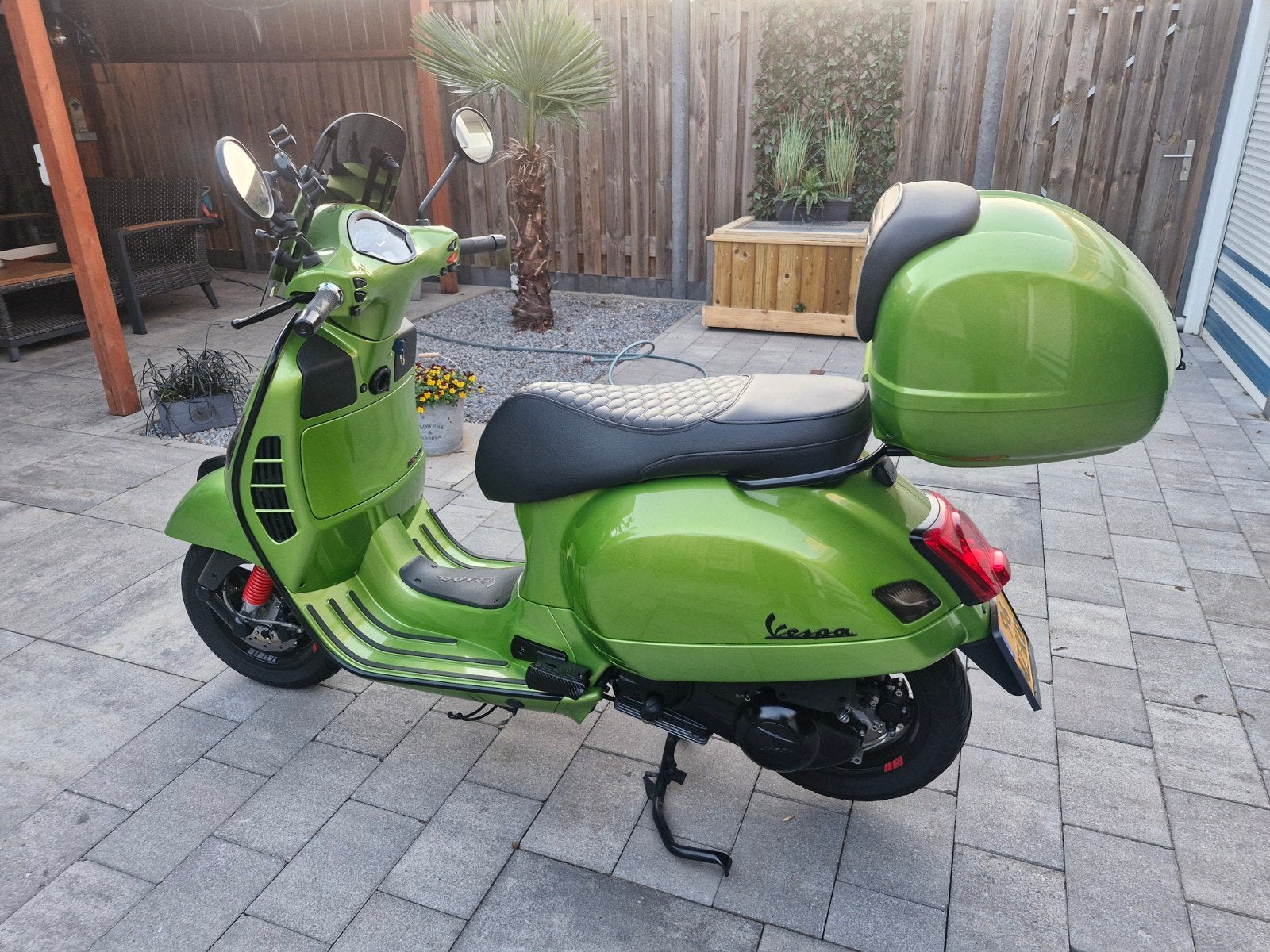 Vespa GTS 300 Super  - Unieke Groene Kleur origineel, Particulier, Scooter