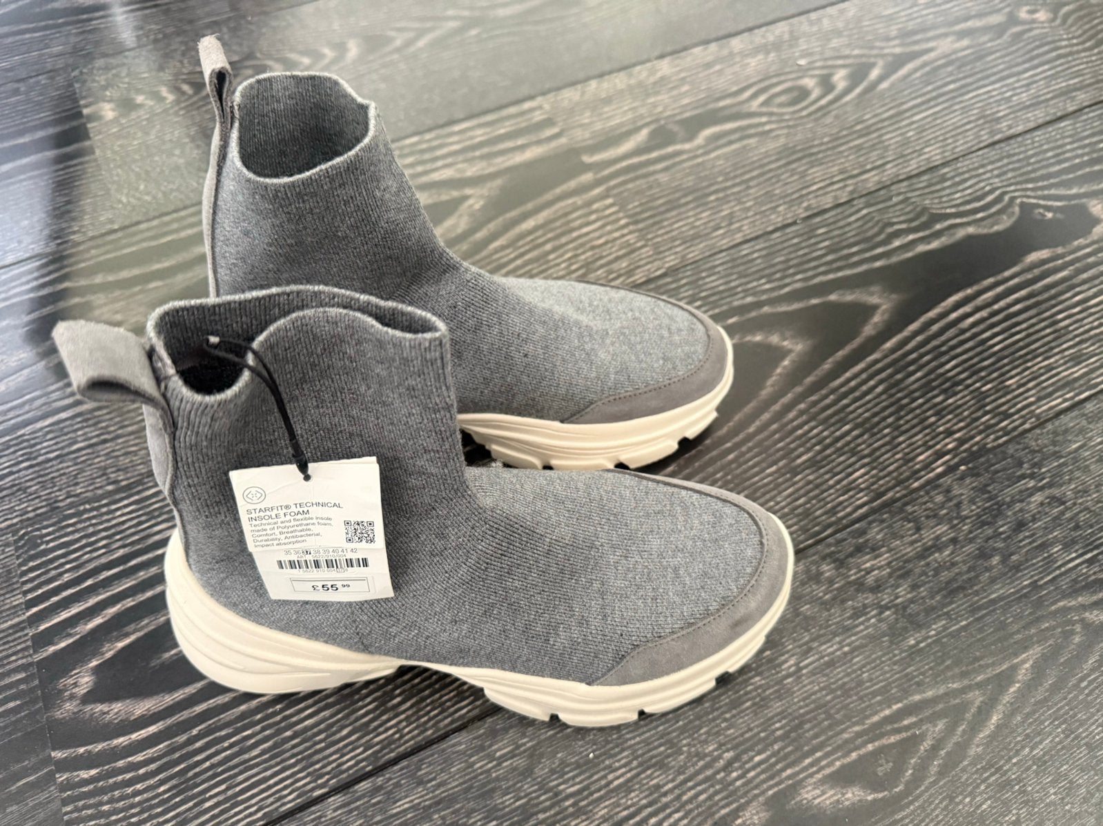 Zara sock sneaker / Zara knit sneaker boot maat 37 nieuw, Kleding | Dames, Schoenen, Ophalen of Verzenden, Nieuw, Sneakers of Gympen