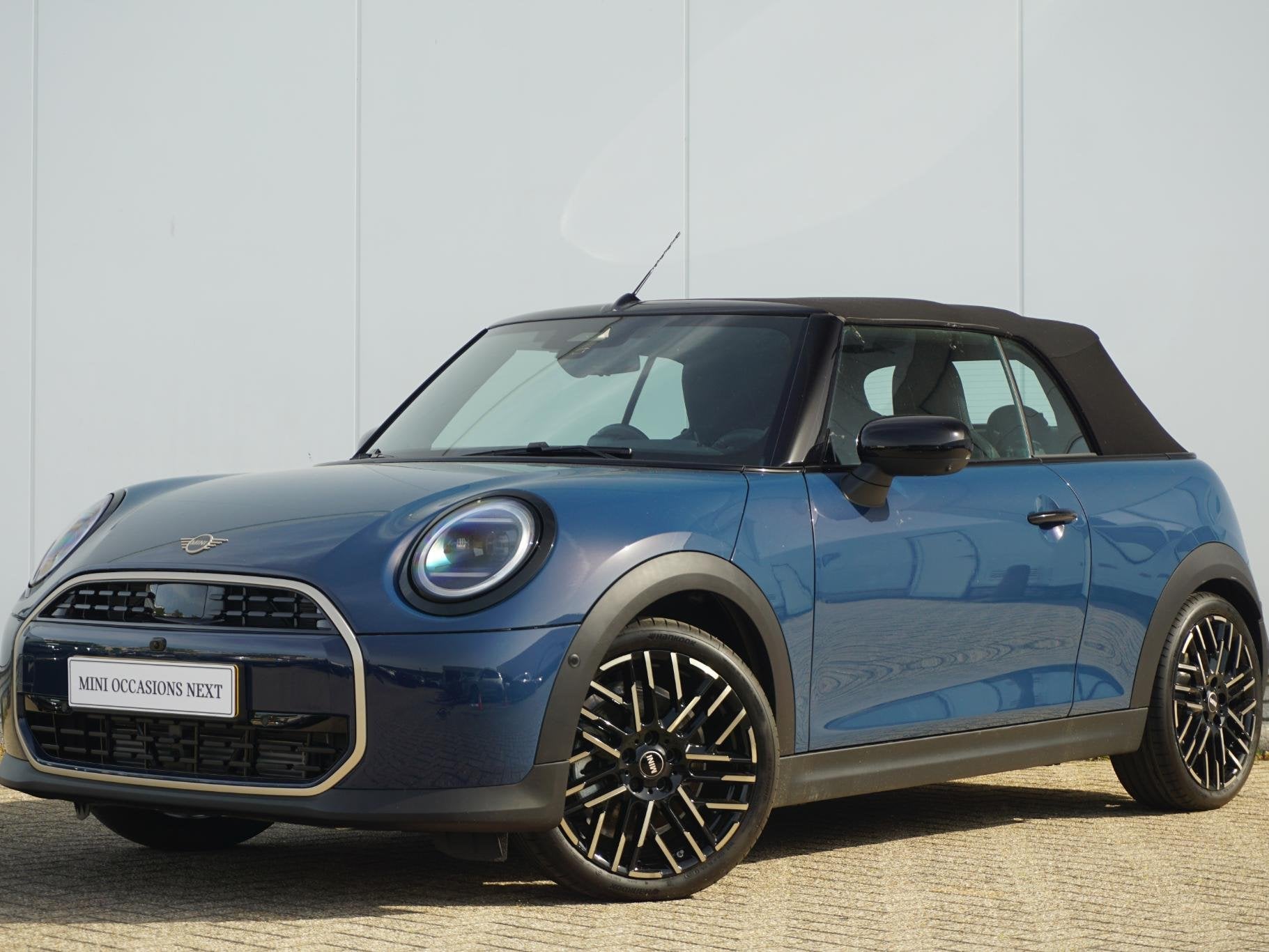 MINI Cabrio Cooper C | Favoured | Stoelverwarming | Pakket X, Auto's, Mini, 1998 cc, Origineel Nederlands, Bedrijf, Mini Next