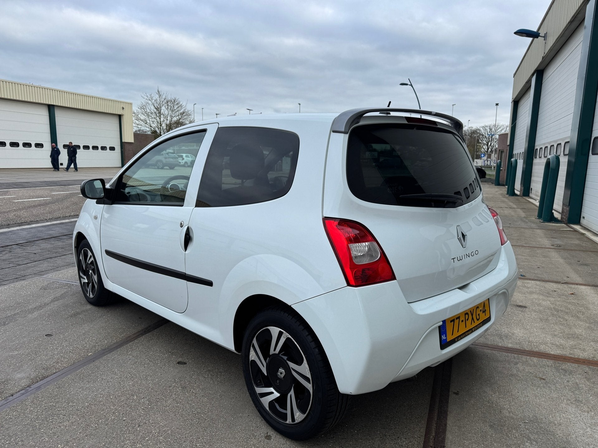 Renault Twingo 1.2-16V Collection, Auto's, Gebruikt, Zwart, 4 cilinders, 4 stoelen