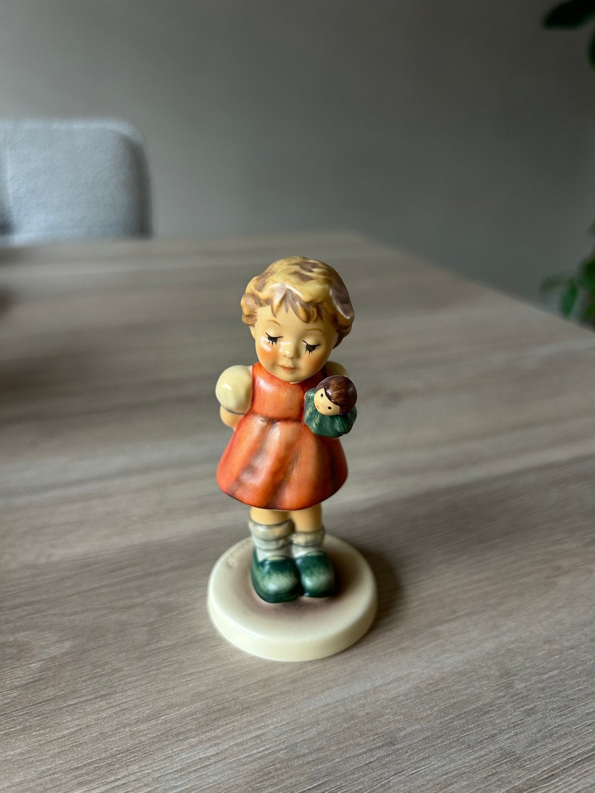 Goebel Hummel beeldje 'Puppet Princess' (2103/A), Verzamelen, Ophalen of Verzenden, Zo goed als nieuw, Hummel