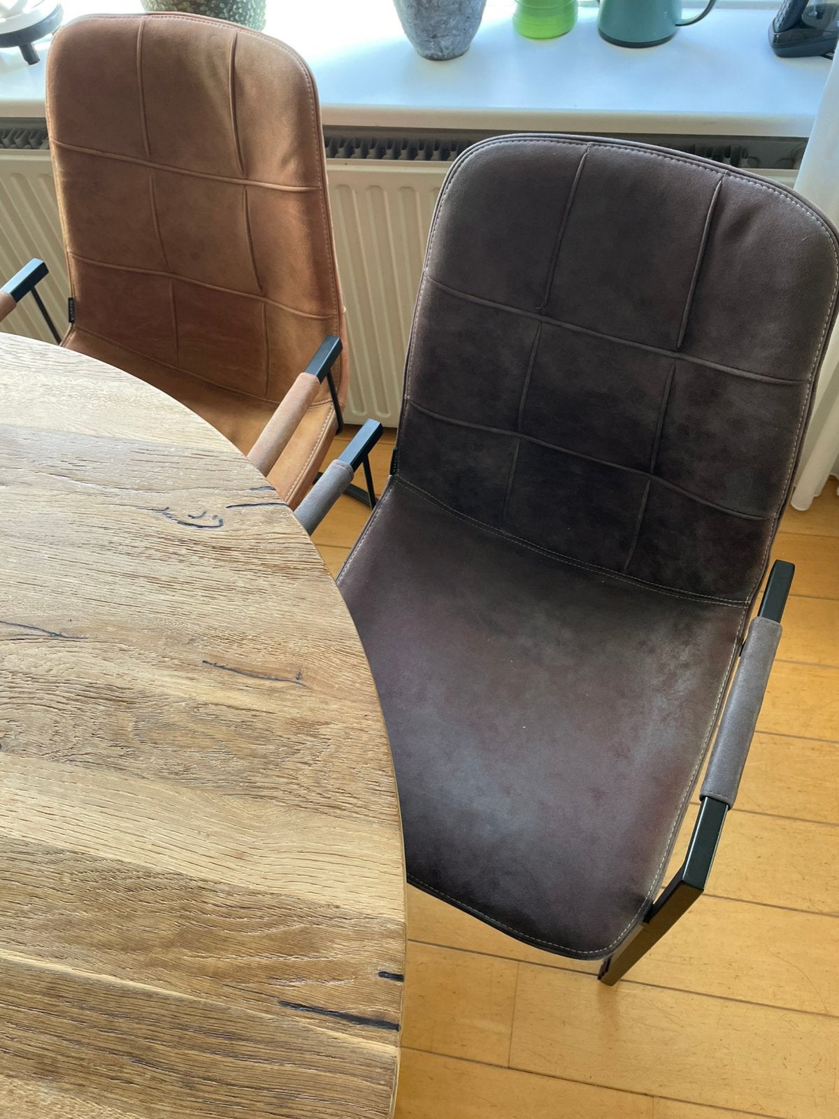 Vier eetkamerstoelen van MX Sofa, Huis en Inrichting, Stoelen, Ophalen, Bruin, Zo goed als nieuw, Vier