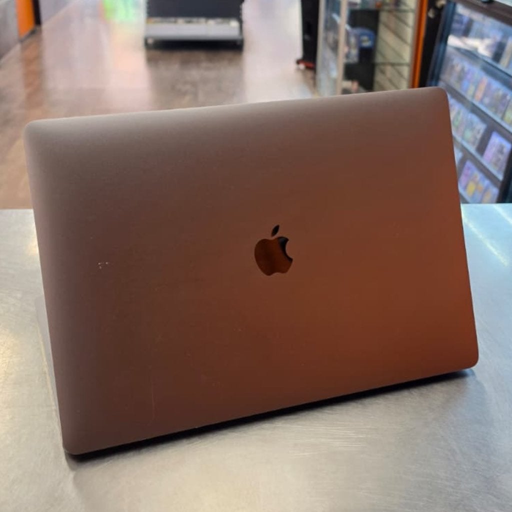 Macbook Pro 2016 15-Inch i7 2.7 GHz 16GB 512GB Touchbar, Apple, Zo goed als nieuw, Support@apple.com, One Apple Park Way
Cupertino, CA 95014
United States