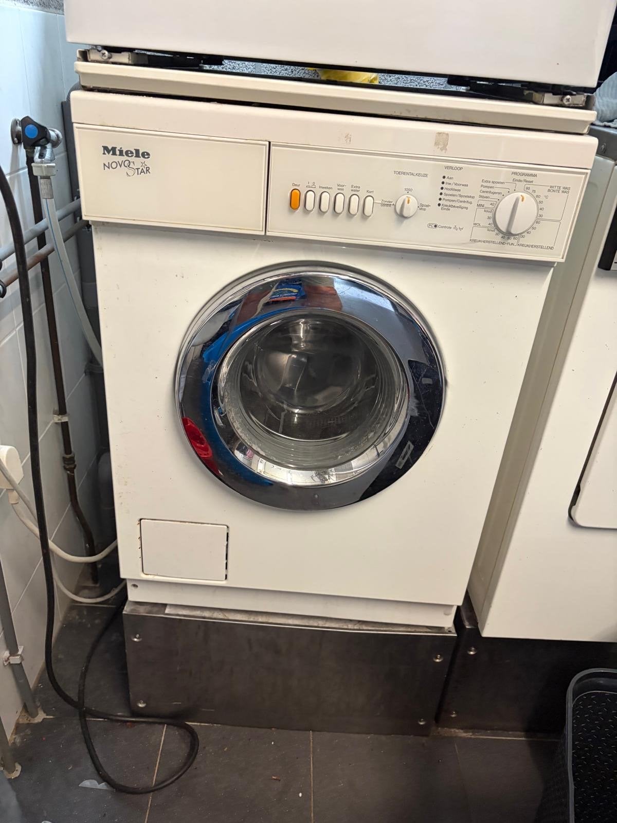 2 Miele wasmachines en 1 Miele droger in goede staat, Witgoed en Apparatuur, Wasmachines, Ophalen, Gebruikt, Voorlader, 85 tot 90 cm