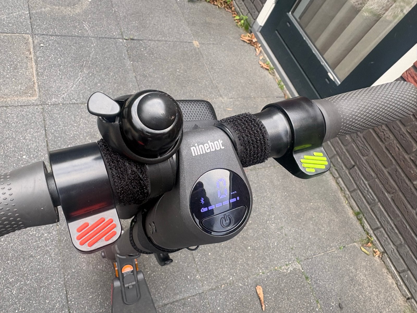 Ninebot elektrische step met handige opbergtas, Ophalen of Verzenden, Gebruikt, Elektrische step (E-scooter)
