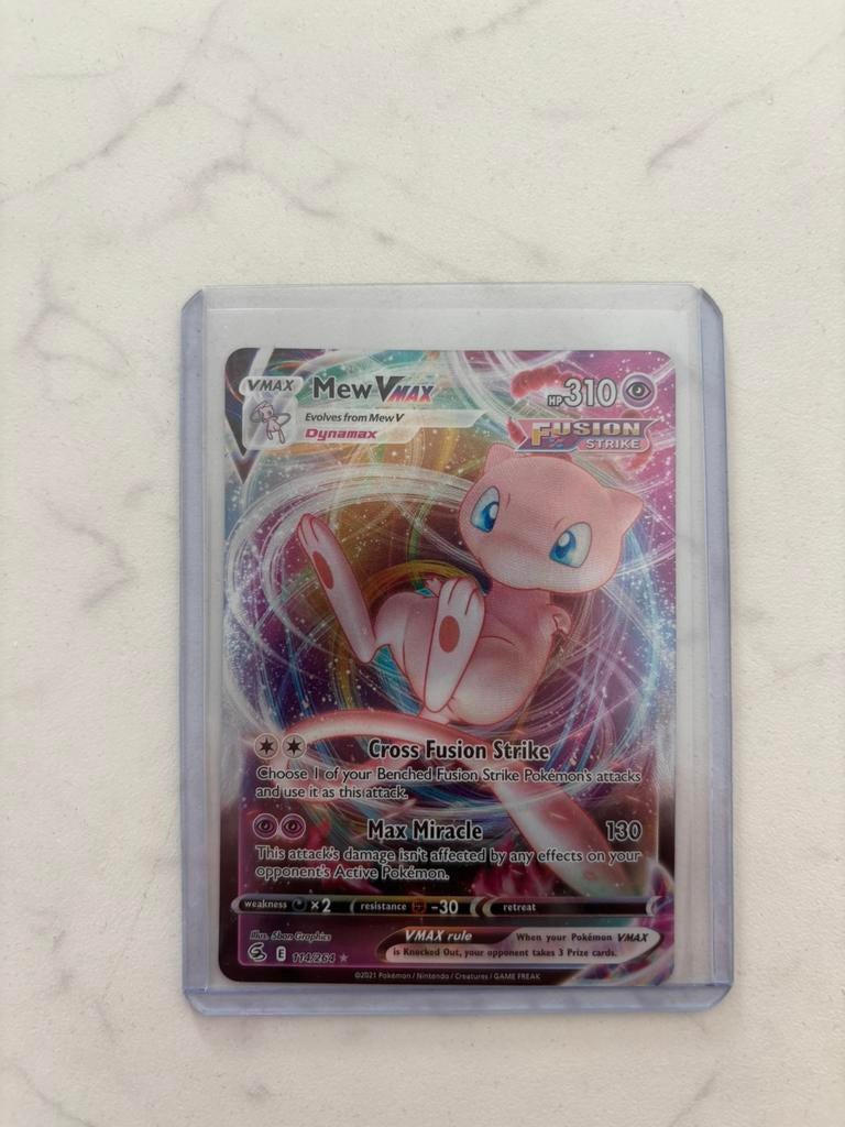 Mew VMAX pokemon kaart, Ophalen of Verzenden, Zo goed als nieuw