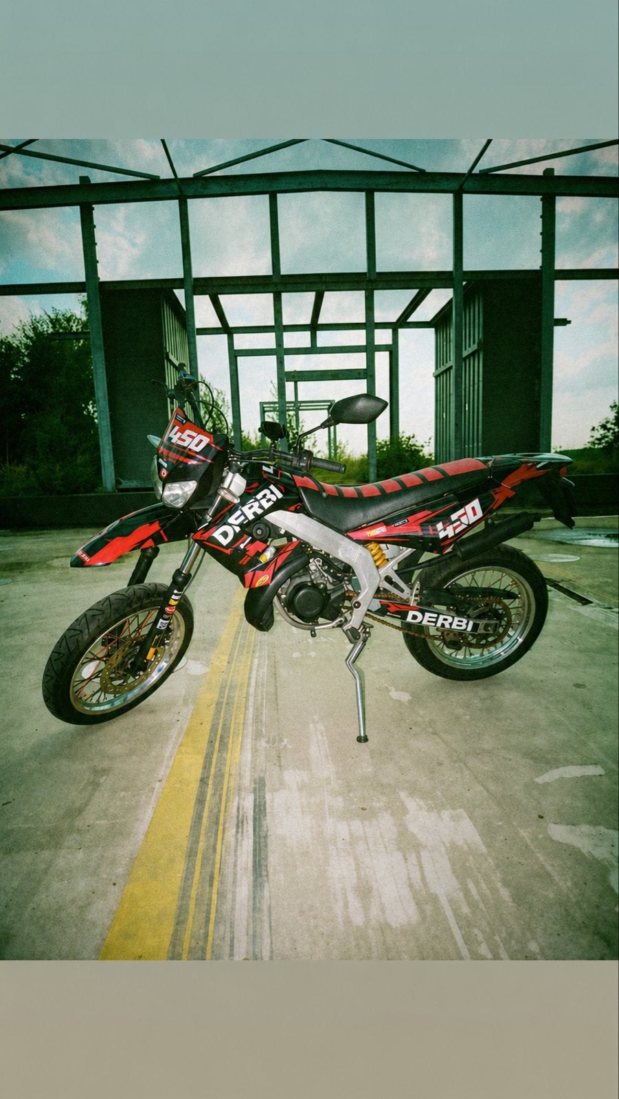 Derbi Senda Xtreme 2010 - Goed onderhouden brommer, Fietsen en Brommers, Brommers | Derbi, Ophalen, Gebruikt, Maximaal 45 km/u